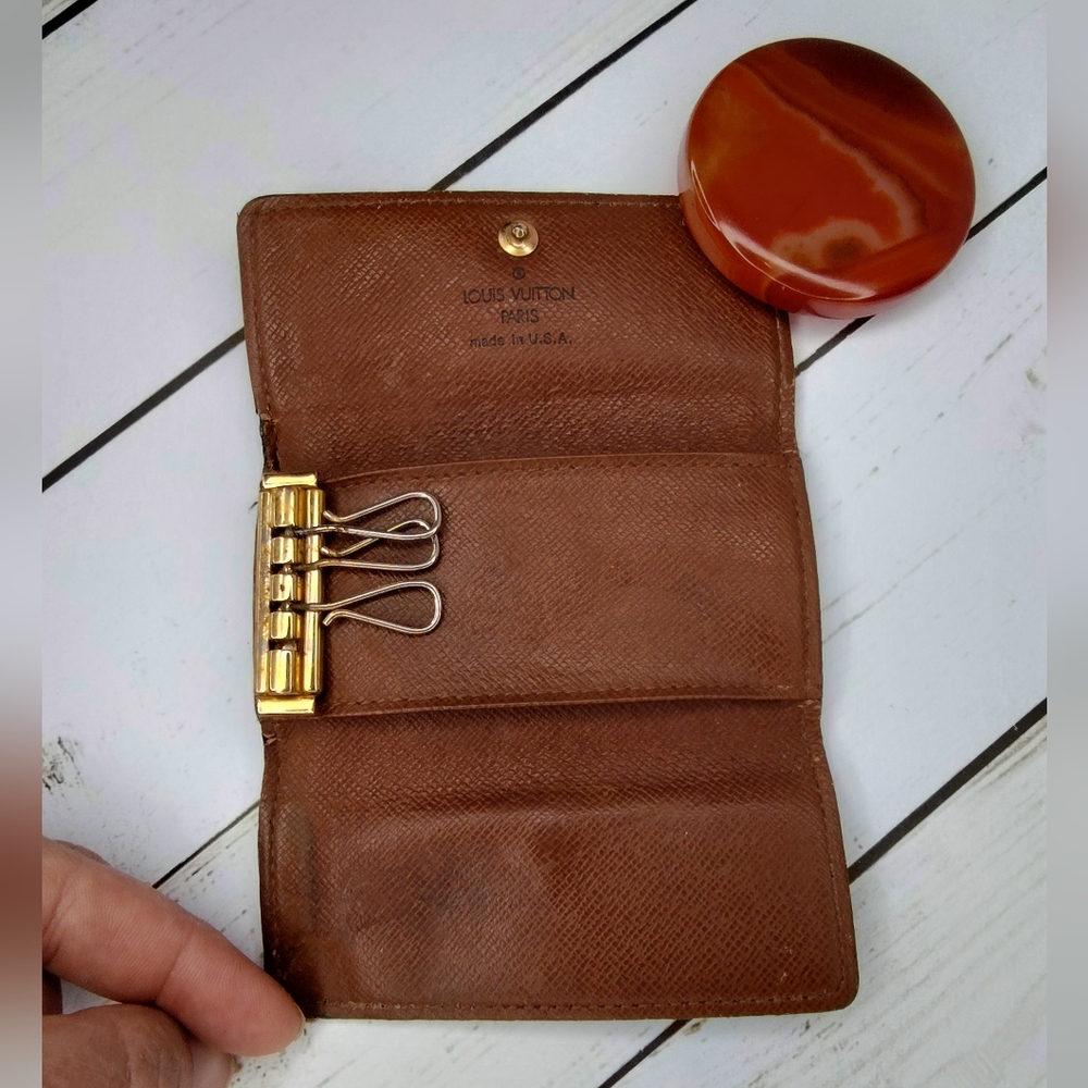 Louis Vuitton Key Wallet - Picture 2 of 14